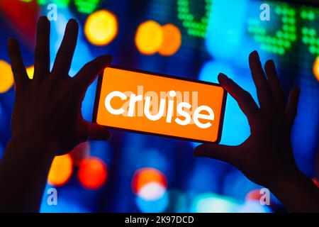 In questa immagine, il logo Cruise LLC viene visualizzato sullo schermo di uno smartphone. Foto Stock