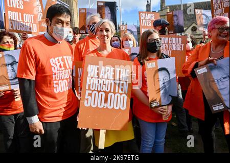 Londra, Regno Unito. Daisy Cooper, vice leader dei liberaldemocratici. Gruppi di pazienti, associazioni di beneficenza e medici si sono riuniti in Piazza del Parlamento per sensibilizzare mezzo milione di persone vulnerabili, molte delle quali non sono mai ritornate alla normalità dopo il blocco di Covid. La campagna chiede al governo di invertire la sua decisione e di lanciare immediatamente Evushed per l'immunosoppressione. Foto Stock