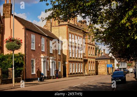 Godmanchester, Huntingdonshire, Cambridgeshire, Inghilterra. Post Street attraverso il villaggio Foto Stock