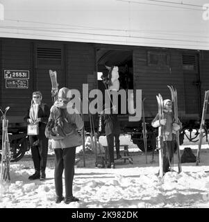 State Railways, SJ S 25531. Case dei treni invernali a Storlien. Sciatore Foto Stock