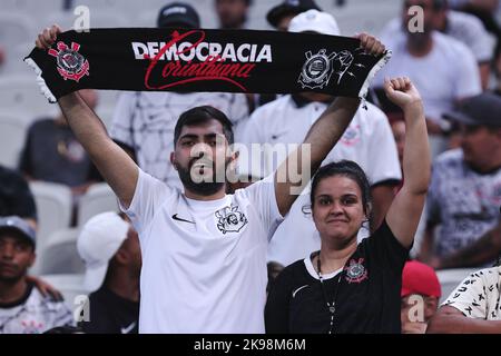 San Paolo, Brasile. 26th Ott 2022. SP - Sao Paulo - 10/26/2022 - BRASILIANO A 2022, CORINZI X FLUMINENSE - Corinzi tifosi durante una partita contro Fluminense allo stadio Arena Corinzi per il campionato brasiliano A 2022. Foto: Ettore Chiereguini/AGIF/Sipa USA Credit: Sipa USA/Alamy Live News Foto Stock