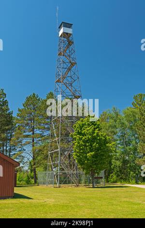 Torre di osservazione in un Wildlife Refuge nel Seney National Wildlife Refuge nel Michigan Foto Stock