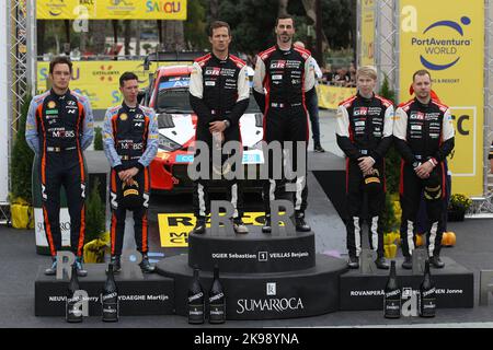 Barcellona, Spagna, 23. Ottobre 2022; Sebastien OGIER e il co-pilota Benjamin Veillas sul podio, Thierry NEUVILLE, Martijn Wydaeghe, Hyundai, Kalle Rovanpera, Jonne Halttunen, Toyota Yaris 3rd. Credit: SPP Sport Press Photo. /Alamy Live News Foto Stock