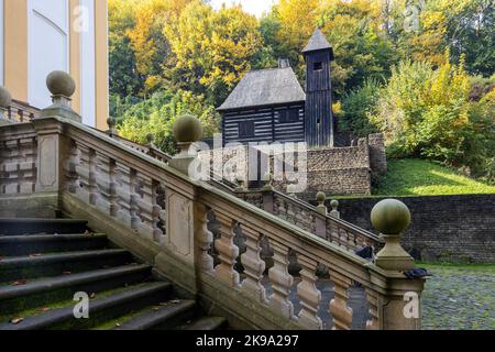 Hradistě Vraclav, kostel sv. Mikuláše, barokní Lázně, Vraclav u Vysokého Mýta, Česká republika / insediamento di Vracla, chiesa di san Nicolao, spa barocca, n. Foto Stock