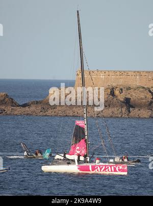 IMOCA LAZARE Skipper Tanguy le Turquais durante la Route du Rhum-destinazione Guadalupa 2022, corsa transatlantica solista, Saint-Malo - Guadalupa (6.562 chilometri) il 26 ottobre 2022 a Saint-Malo, Francia - Foto Laurent Lairys / DPPI Foto Stock