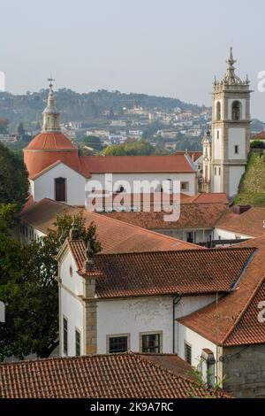 Igreja de São Goncalo, Amarante, Portogallo. Commissionato dal re João III del Portogallo nel 1840, i lavori iniziarono nel 1543 e durarono fino al 18th° secolo. Foto Stock