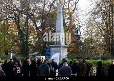 Il Monumento della gratitudine dell'Armata Rossa fu smantellato a Glucczyce, Polonia, il 26 ottobre 2022. Questa è la fase successiva della decommunizzazione dello spazio pubblico, la Foto Stock