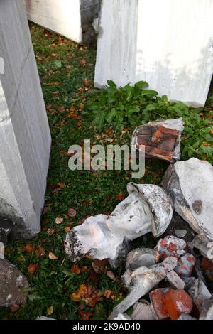 Il Monumento della gratitudine dell'Armata Rossa fu smantellato a Glucczyce, Polonia, il 26 ottobre 2022. Questa è la fase successiva della decommunizzazione dello spazio pubblico, la Foto Stock