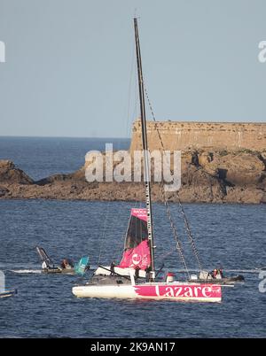 IMOCA, LAZARE, Skipper Tanguy le Turquais durante il pre-avvio della Route du Rhum-destinazione Guadalupa 2022, corsa transatlantica solista, Saint-Malo - Guadalupa (6.562 chilometri) il 26 ottobre 2022 a Saint-Malo, Francia - Foto: Laurent Lairys/DPPI/LiveMedia Foto Stock