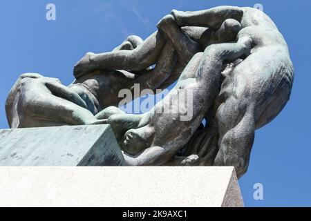 Primo piano della ruota della vita creata da Gustav Vigeland. Vigeland Sculpture Park, installazione Vigeland, Vigelandpark, Frogner Park, Oslo, Norvegia Foto Stock