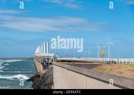 Oosterschelde sbarramento con Banjaard Beach, Kampaland, Zeeland, Paesi Bassi, Europa Foto Stock