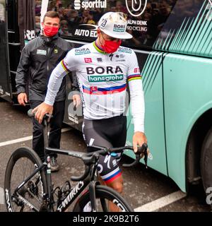 DOLNY KUBIN, SLOVACCHIA - 17 SETTEMBRE 2021: Ciclista Peter Sagan del team Bora - hansgrohe con moto al Tour de Slovaquie Foto Stock