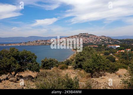 Scene Molyvos, isola di Lesbos, Egeo settentrionale, Grecia. Settembre / Ottobre 2022. cym Foto Stock