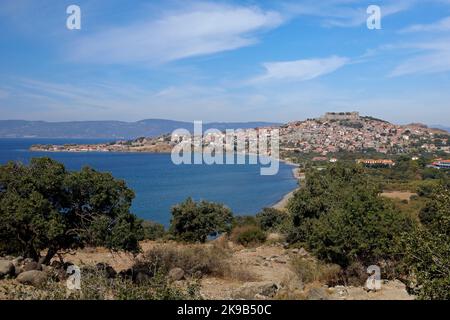 Scene Molyvos, isola di Lesbos, Egeo settentrionale, Grecia. Settembre / Ottobre 2022. cym Foto Stock