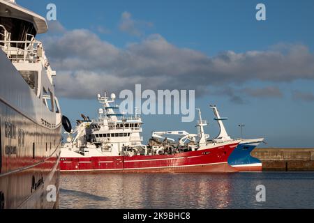 26 ottobre 2022. Fraserburgh, Aberdeenshire, Scozia. Si tratta di barche da pesca molto grandi ormeggiato nel Porto di Fraserburgh. Foto Stock