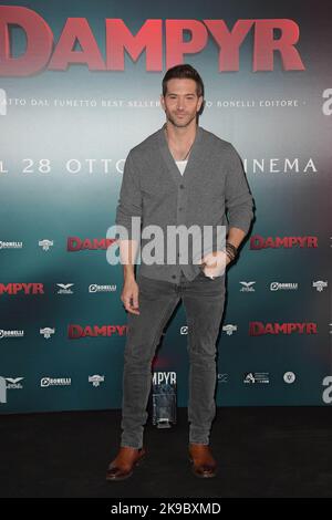 Roma, Italia. 27th Ott 2022. Luke Roberts partecipa alla foto del film 'Dampyr' al cinema Barberini multisala di Piazza Barberini. Credit: SOPA Images Limited/Alamy Live News Foto Stock