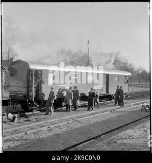 Posta il carrello alla stazione di Kalmar Västra. Foto Stock