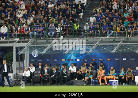 Milano, Italia. 26th Ott 2022. Italia, Milano, ottobre 26 2022: fc Inter panca nel primo tempo durante la partita di calcio FC INTER vs FC VIKTORIA PLZEN, UCL 2022-2023 Gruppo C matchday5 stadio San Siro (Foto di Fabrizio Andrea Bertani/Pacific Press/Sipa USA) Credit: Sipa USA/Alamy Live News Foto Stock