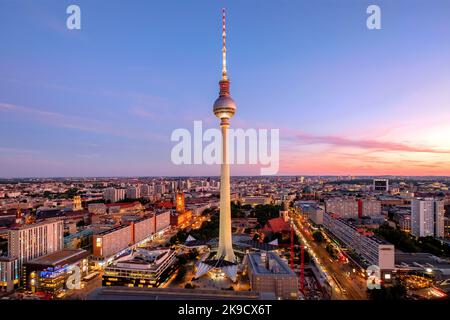 Berliner Fernsehturm Torre della TV di Berlino, Germania, Europa Foto Stock