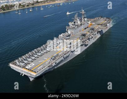 La nave d'assalto anfibio USS Makin Island (LHD 8) U.S. Navy Foto Stock