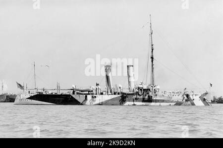 La USS Cincinnati (C-7) fu un incrociatore protetto e la nave guida della Cincinnati per la Marina degli Stati Uniti. È stata lanciata il 10 novembre 1892 Foto Stock