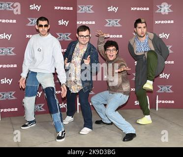 Milano, Italia. 25th Ott 2022. Vivo ospita la mostra Francesca Michielin con la presentazione dei concorrenti delle singole squadre composte da Fedez con Gaia Eleonora Cipollaro (alias Dadà), Lindae gli Omini, Ambra con Matteo Siffredi, Tropea e Lucrezia Maria Fioritti, Dargen con Beatrice Maria Visconti (alias Beatrice Quinta), Matteo Orsi e il disco Club Paradiso, Rkomi con Jacopo Rossetto (alias Iako), Santi francesi e Giorgia Turcato (Joėlle). Nella foto: Credit: Independent Photo Agency/Alamy Live News Foto Stock