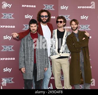 Milano, Italia. 25th Ott 2022. Vivo ospita la mostra Francesca Michielin con la presentazione dei concorrenti delle singole squadre composte da Fedez con Gaia Eleonora Cipollaro (alias Dadà), Lindae gli Omini, Ambra con Matteo Siffredi, Tropea e Lucrezia Maria Fioritti, Dargen con Beatrice Maria Visconti (alias Beatrice Quinta), Matteo Orsi e il disco Club Paradiso, Rkomi con Jacopo Rossetto (alias Iako), Santi francesi e Giorgia Turcato (Joelle). Nella foto: Tropea Credit: Independent Photo Agency/Alamy Live News Foto Stock