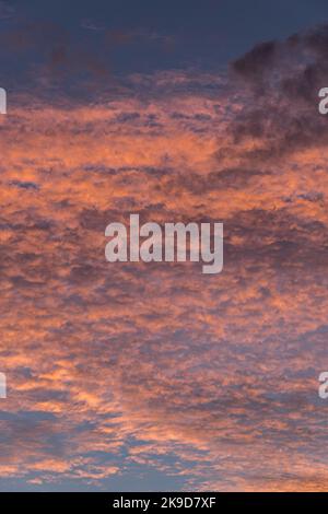 Lever de soleil nuageux - mattina alba cielo Foto Stock