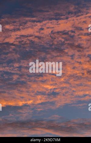 Lever de soleil nuageux - mattina alba cielo Foto Stock