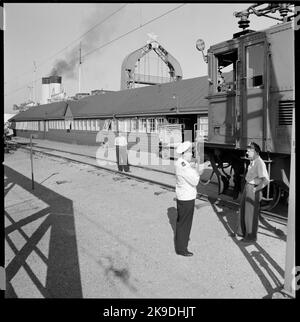 Al terminal dei traghetti di Malmö. Le ferrovie statali, SJA Lok. Foto Stock