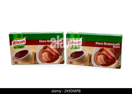 WETZLAR, GERMANIA 2022-07-25: KNORR gravy Basic. LE salse KNORR sono il compagno ideale per piatti classici di carne Foto Stock