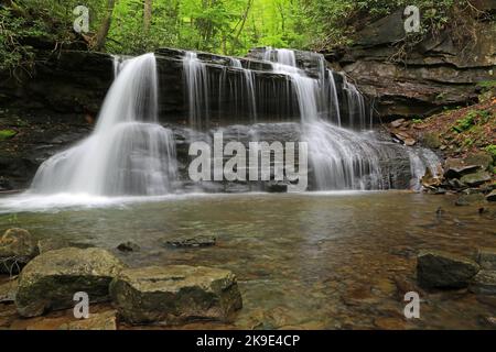 Rocks e Upper Falls - West Virginia Foto Stock