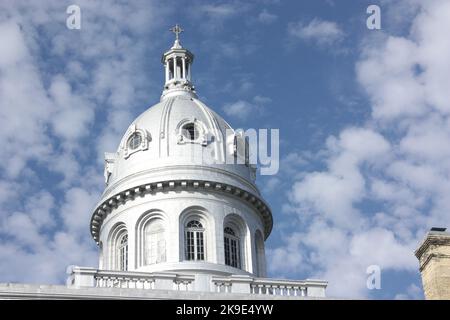 La cupola dell'università di San Bonifacio prese intorno al 5pm a Winnipeg, Manitoba, Canada Foto Stock