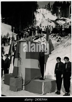 Il Direttore Generale Erik Gustaf Johan Upmark inaugura i discorsi all'inaugurazione della funivia di Åre. Foto Stock