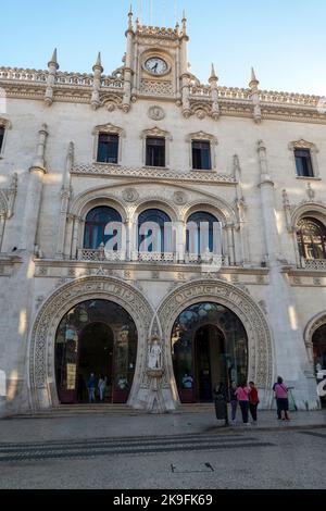 LISBONA, PORTOGALLO, 28th GIUGNO 2022: Punto di riferimento stazione ferroviaria Rossio bella architettura situato a Lisbona, Portogallo. Foto Stock