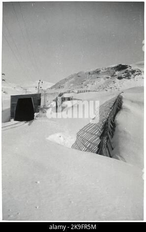 Galleria della neve sulla linea tra Björklinden - Kopparåsen. Foto Stock