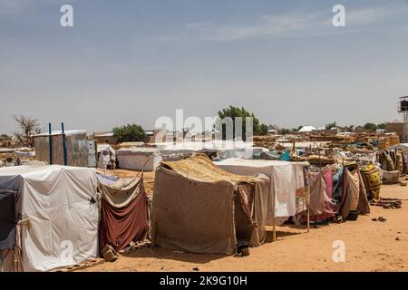 Campo profughi (IDP - sfollati interni) che si rifugia dal conflitto armato tra i gruppi di opposizione e il governo. Foto Stock