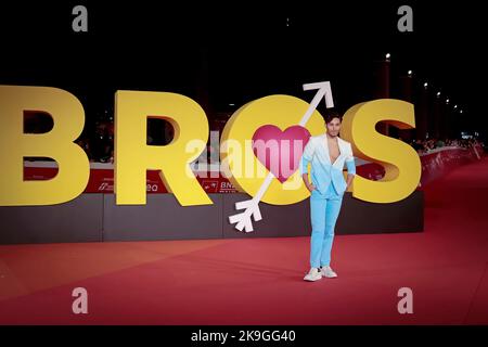 22 ottobre 2022, Roma, RM, Italia: Ospite partecipa al tappeto rosso del film ''Bros'' al 17th° Festival di Roma all'Auditorium Parco della Musica. (Credit Image: © Gennaro Leonardi/Pacific Press via ZUMA Press Wire) Foto Stock