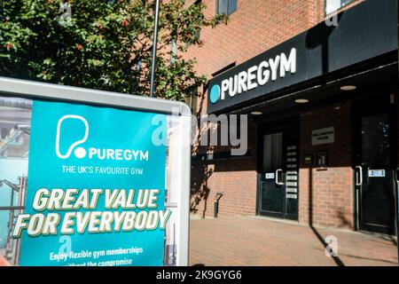 Londra - Ottobre 2022: Filiale di Puregym nella catena di palestra Putney-British Foto Stock