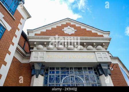 Londra - Ottobre 2022: Centro commerciale Putney Exchange a Putney sud-ovest di Londra Foto Stock