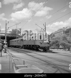 The state Railways, SJ F 603. Treno a Södra uscita Stazione Centrale. Foto Stock