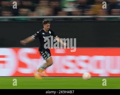 BUDAPEST, UNGHERIA - 27 OTTOBRE: Aleksandr Golovin di AS Monaco corre con la palla durante la partita del gruppo H della UEFA Europa League tra Ferencvarosi TC e MONACO allo stadio Ferencvaros il 27 ottobre 2022 a Budapest, Ungheria. Foto Stock