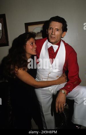 Memphis, Tennessee, Stati Uniti. 9th Feb, 2011. Jerry Lee Lewis con Kerrie McCarver, 1986 compleanno Celebration file Photo Credit: Robin Nelson/ZUMAPRESS.com/Alamy Live News Foto Stock