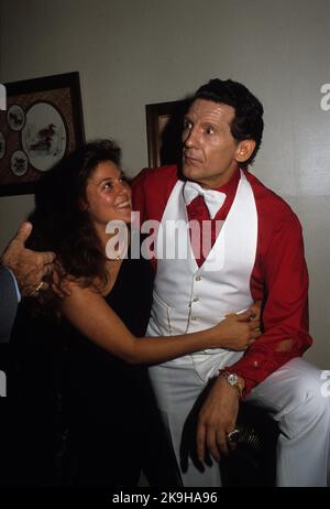 Febbraio 14, 2011 - Memphis, TN, Stati Uniti d'America - Jerry Lee Lewis con Kerrie McCarver, 1986 celebrazione di compleanno File foto (credito Immagine: © Robin Nelson/ZUMAPRESS.com) Foto Stock