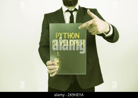 Visualizzazione concettuale Python Developer. I dipendenti di Business idea vengono premiati per aver introdotto personale idoneo Foto Stock