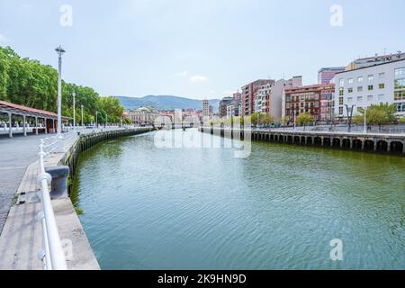 Vista panoramica di Ría del Bilbao nei Paesi Baschi, Spagna Foto Stock