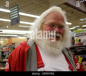 T ulsa Oklahoma USA 11 - 7 - 2017 uomo vestito come Babbo Natale in Reasors Store Foto Stock