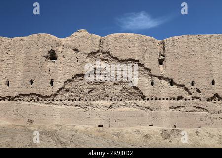 Gyaur Kala, deserto di Kyzylkum, Repubblica autonoma di Karakalpakstan, Uzbekistan, Asia centrale Foto Stock