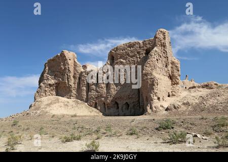 Gyaur Kala, deserto di Kyzylkum, Repubblica autonoma di Karakalpakstan, Uzbekistan, Asia centrale Foto Stock