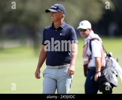 Miami, Stati Uniti. 28th Ott 2022. DORAL, FL - 28 OTTOBRE: Matt Jones di Punch cammina verso il primo verde durante le quarti di finale della LIV Golf Invitational - Miami al Trump National Doral Miami il 28 ottobre 2022 a Doral, Florida. (Foto di Alberto E. Tamargo/Sipa USA) Credit: Sipa USA/Alamy Live News Foto Stock